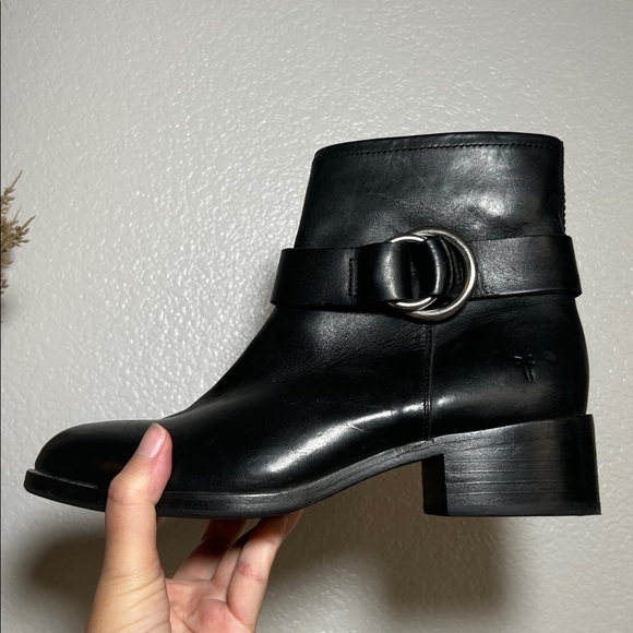 Frye Kristen Harness Short Boot Black Smooth Antique Pull Up 7 B MSRP $358 - Picture 13 of 16
